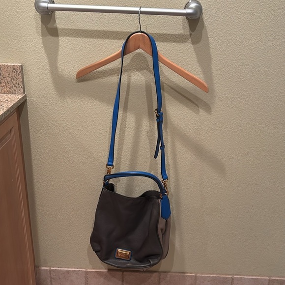 Marc by Marc Jacobs woman's leather dark grey tan and blue purse. - Picture 8 of 15